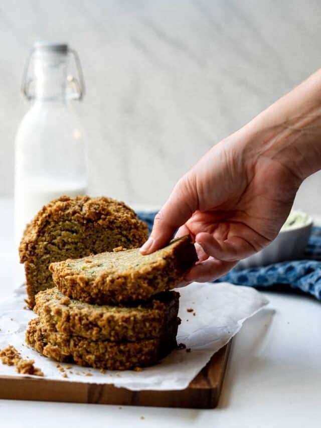 Zucchini Bread with Oat Crumble
